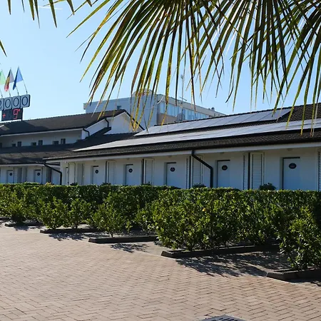 Hotel 2000